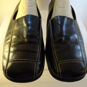 AEROSOLES BLACK LEATHER SHOES SIZE 9
